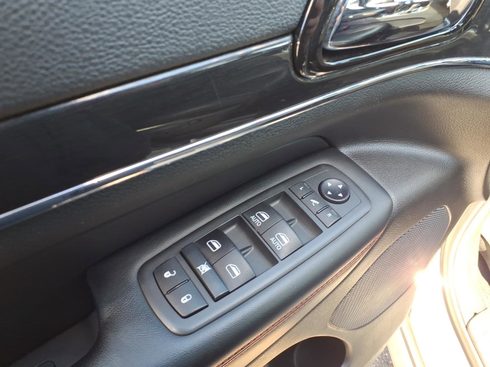 Used 2020 Jeep Grand Cherokee Trailhawk w/ Trailhawk Luxury Group AWD/4WD image 15