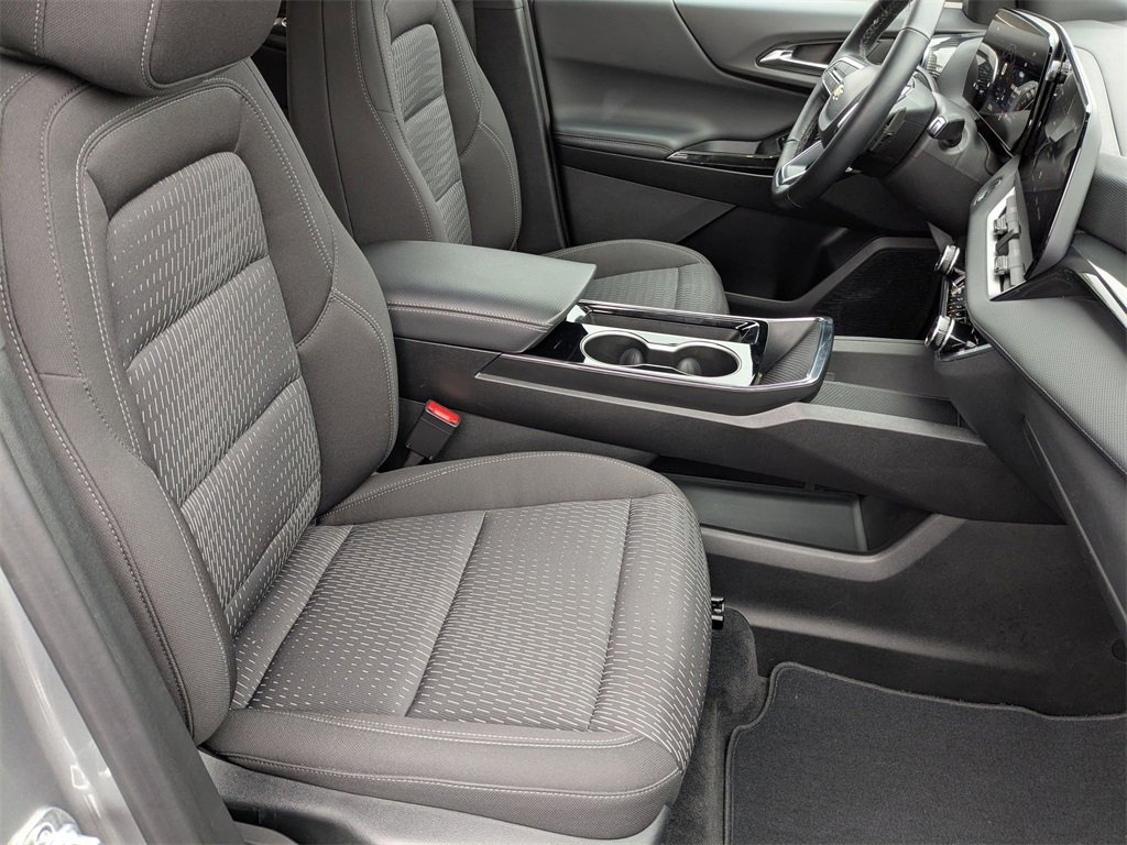 Used 2025 Chevrolet Equinox LT image 37