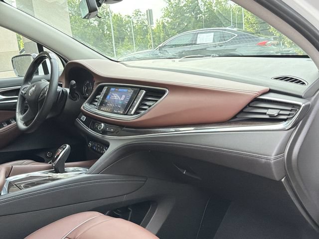 Used 2021 Buick Enclave Avenir w/ Avenir Technology Package AWD/4WD image 18