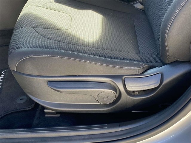 Used 2023 Hyundai Elantra SE image 13