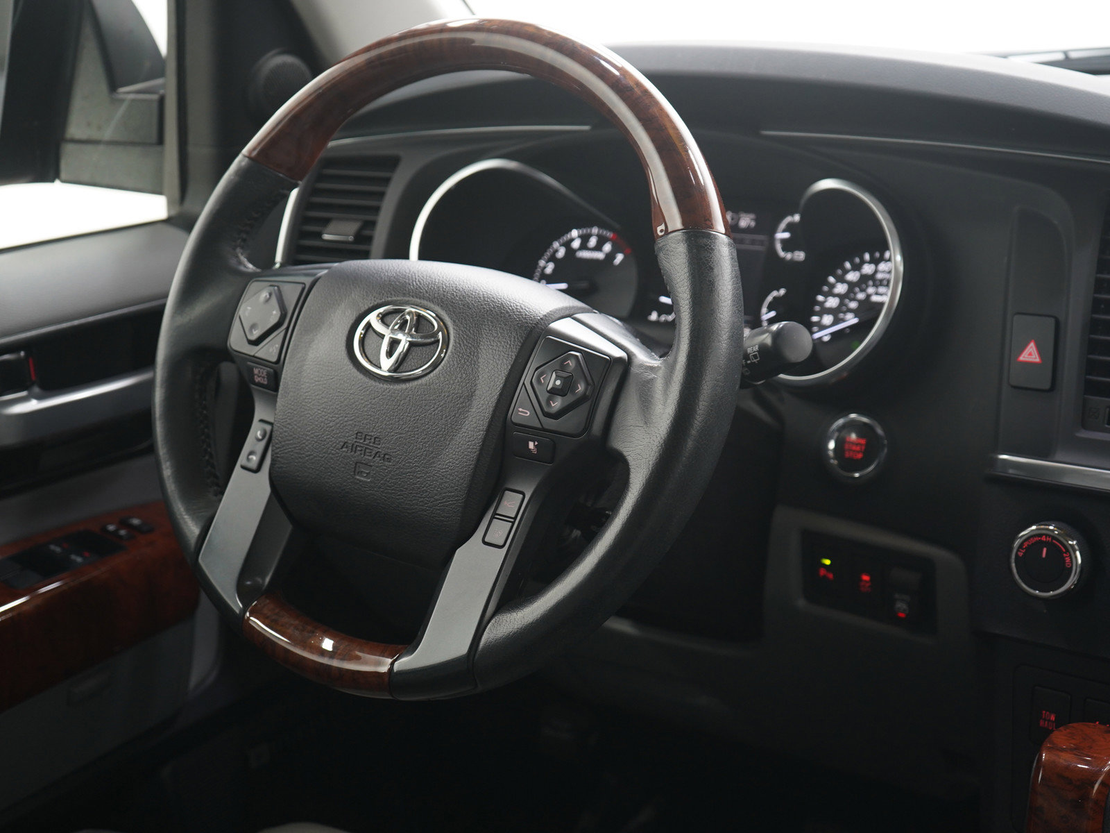 Used 2021 Toyota Sequoia Platinum image 19