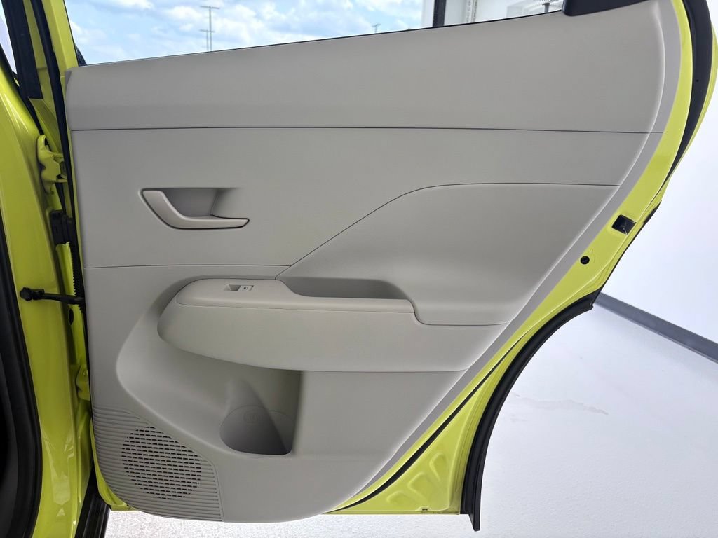 Used 2024 Hyundai Kona SEL AWD/4WD image 32