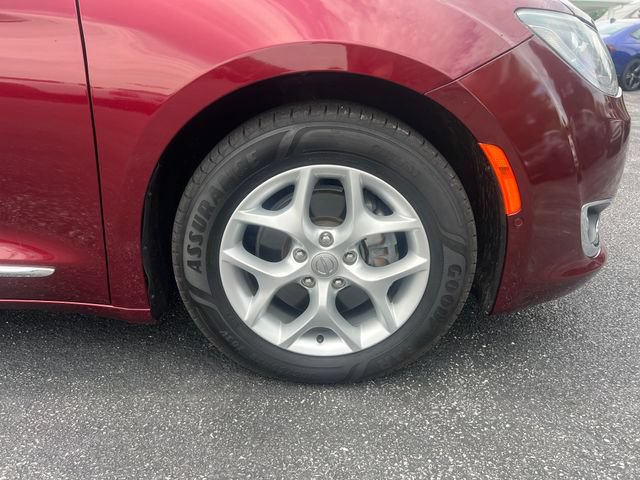 Used 2017 Chrysler Pacifica Touring-L Plus w/ Advanced Safetytec Group FWD image 29