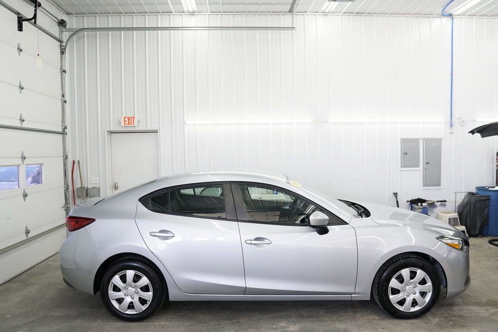 Used 2017 MAZDA MAZDA3 Sport FWD image 17