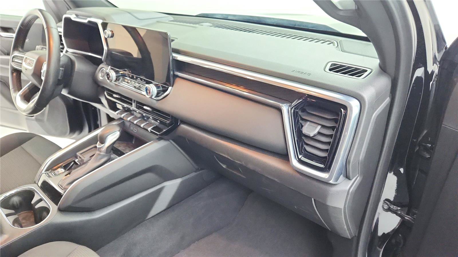 Used 2025 GMC Canyon Elevation RWD image 23