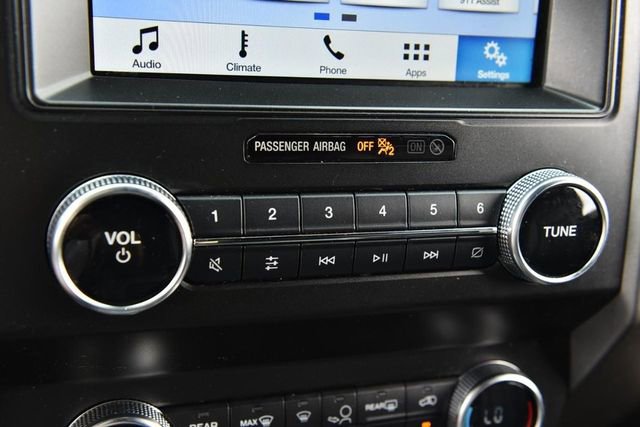 Used 2019 Ford Expedition XLT w/ Equipment Group 202A AWD/4WD image 16