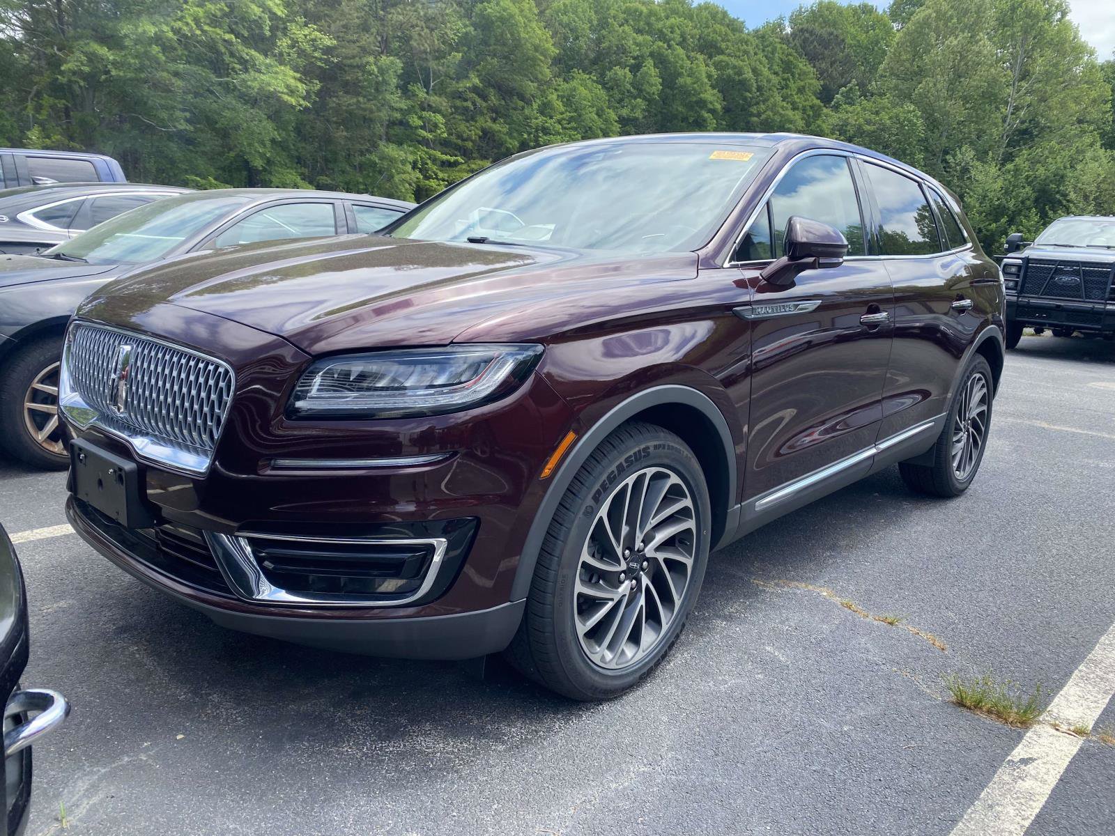 Used 2019 Lincoln Nautilus Reserve AWD/4WD image 3