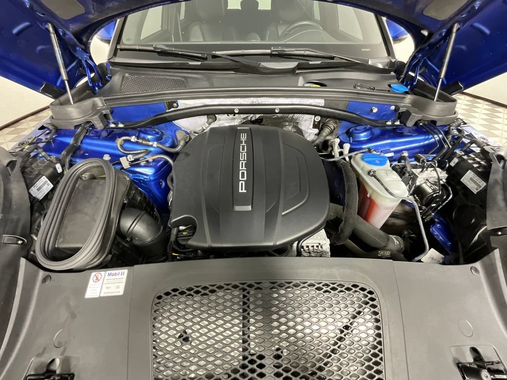 Used 2018 Porsche Macan AWD/4WD image 29
