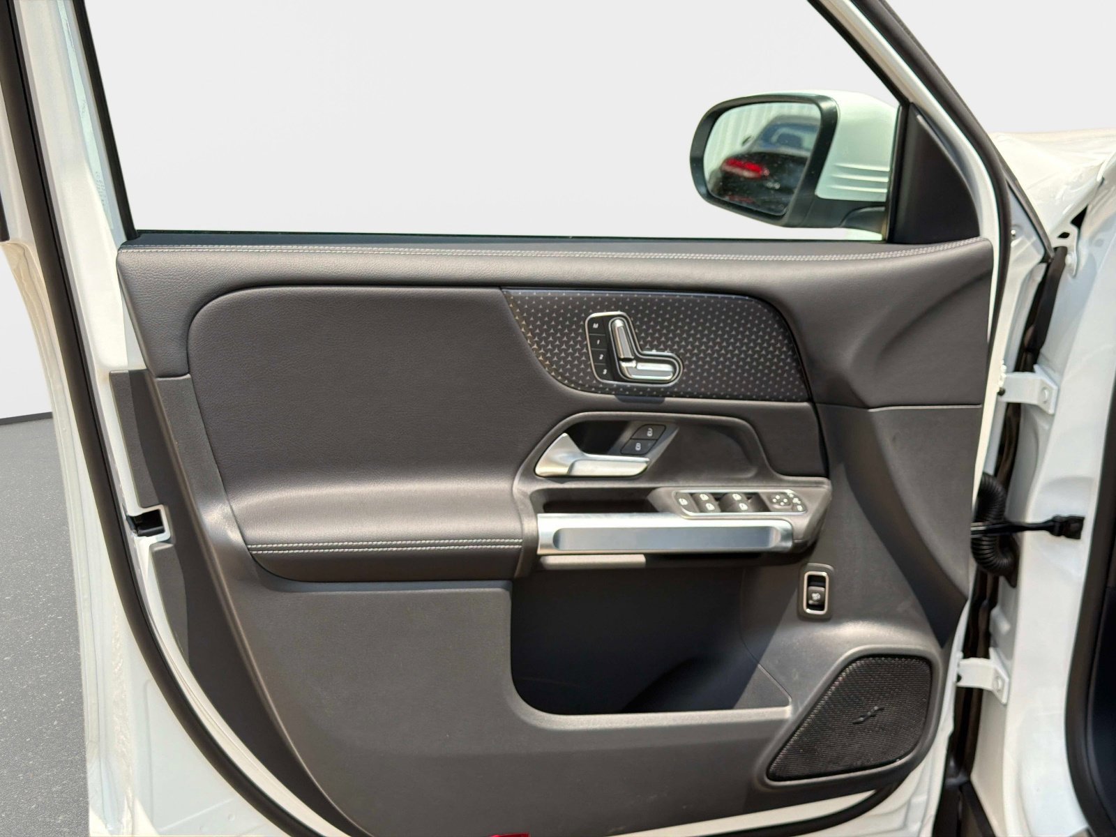 New 2026 Mercedes-Benz GLB 250 image 16