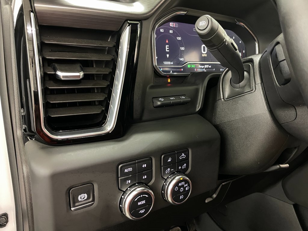 Used 2025 GMC Sierra 2500 Denali Ultimate w/ Max Trailering Package image 33