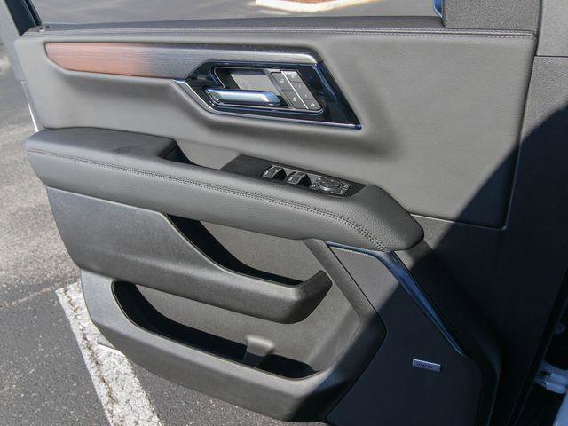 New 2026 GMC Yukon XL Denali w/ Denali Reserve Package image 13