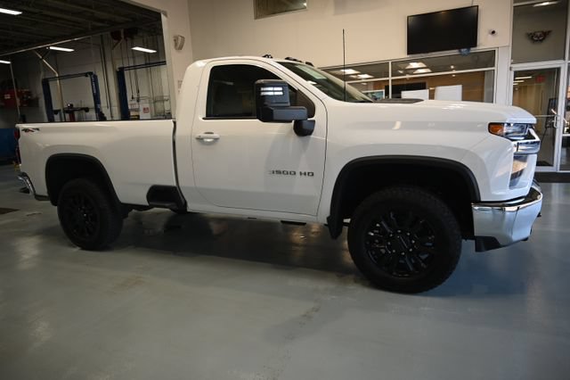 Used 2022 Chevrolet Silverado 3500 LT w/ Convenience Package AWD/4WD image 4