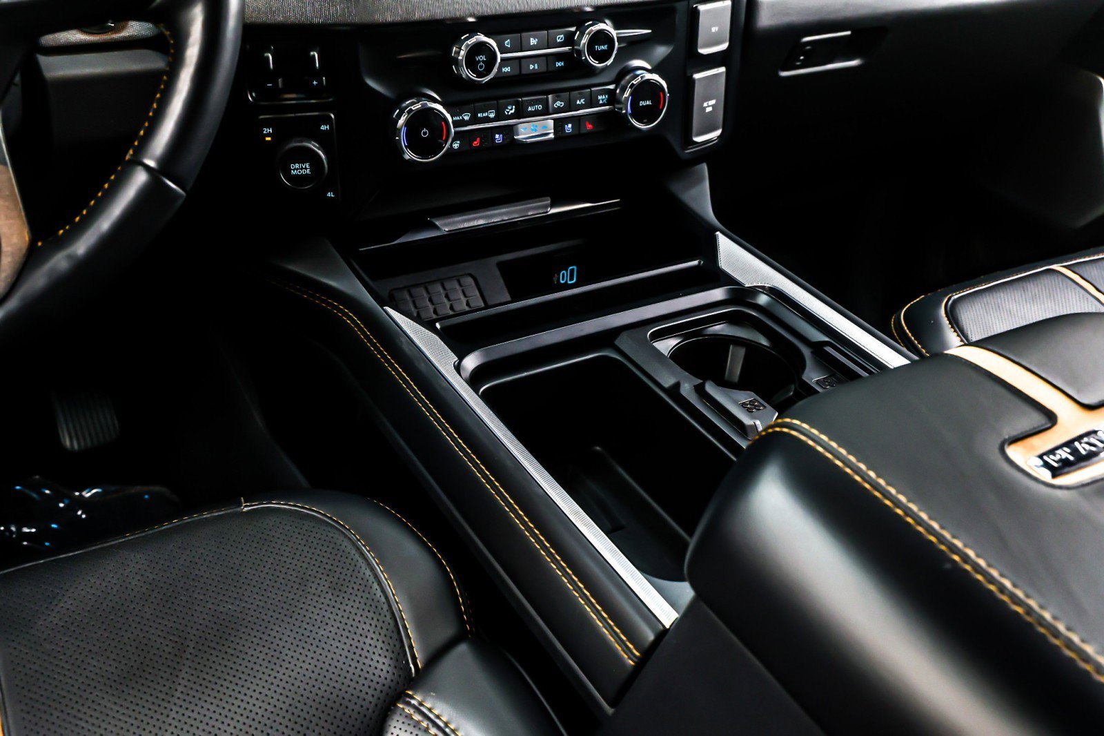 Used 2023 Ford F250 Platinum image 7