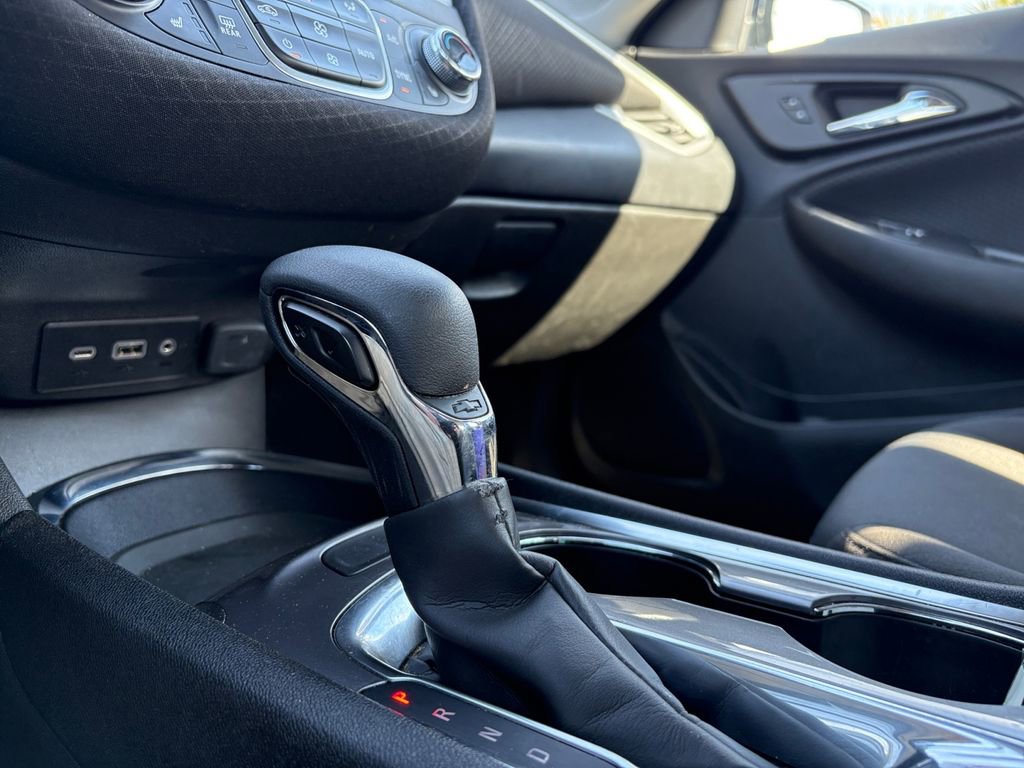 Used 2023 Chevrolet Malibu LT image 24