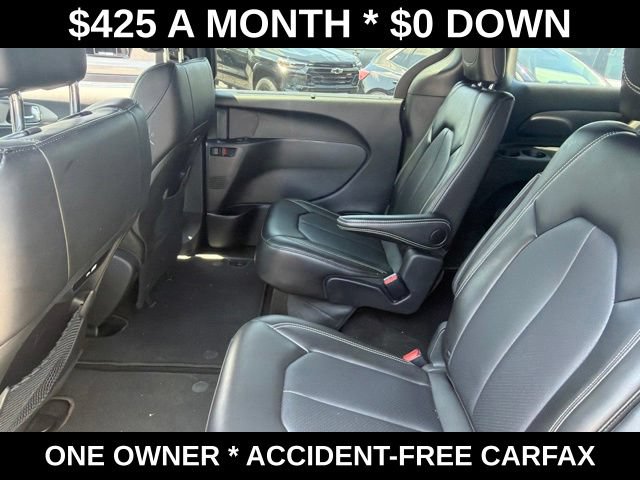Used 2025 Chrysler Pacifica Select FWD image 38