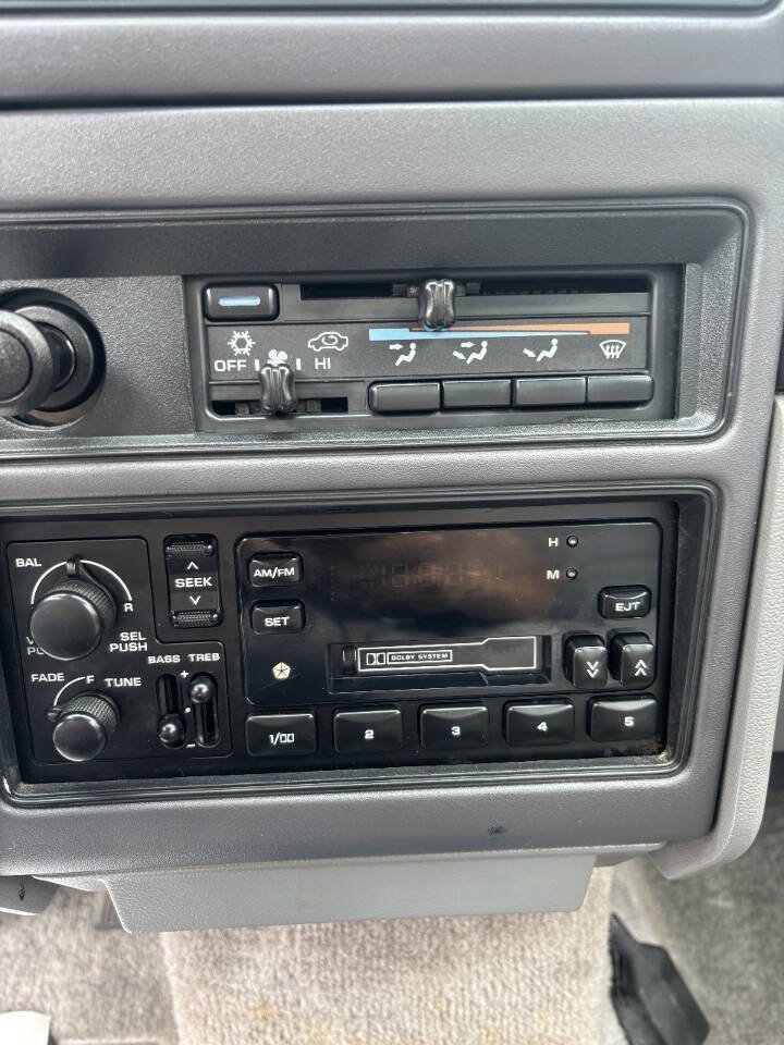 Used 1995 Plymouth Acclaim FWD image 16