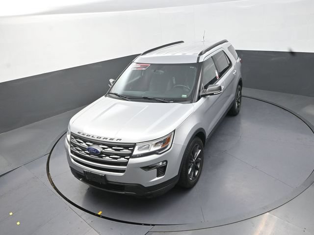 Used 2019 Ford Explorer XLT w/ Equipment Group 202A AWD/4WD image 13