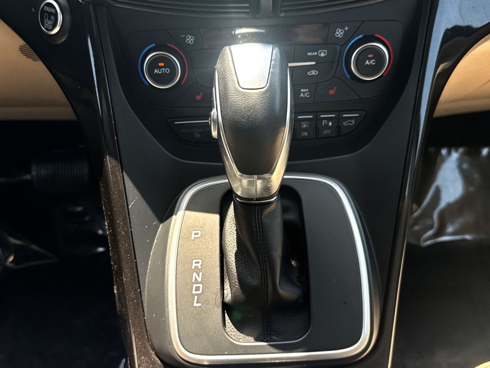 Used 2018 Ford C-MAX Titanium w/ Equipment Group 301A FWD image 22