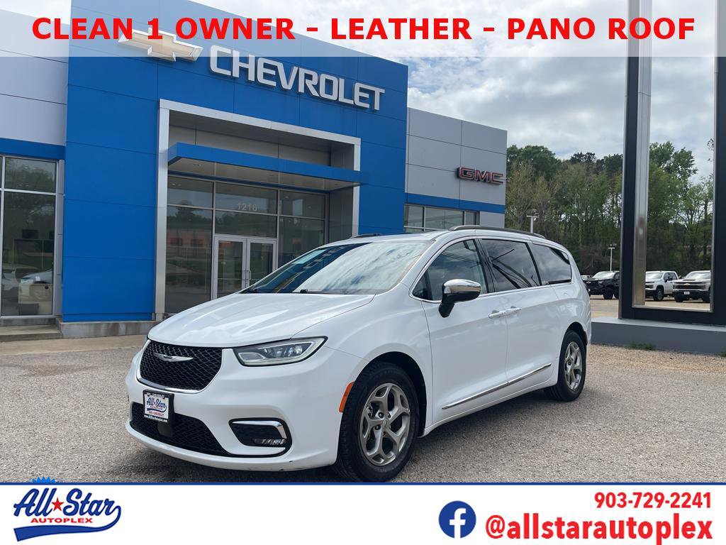 Used 2023 Chrysler Pacifica Limited FWD image 1