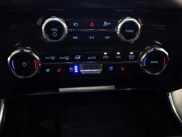 Certified 2025 Ford F150 Platinum w/ FX4 Off-Road Package AWD/4WD image 17