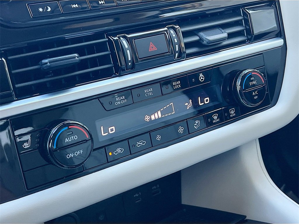 New 2025 Nissan Pathfinder SL image 15