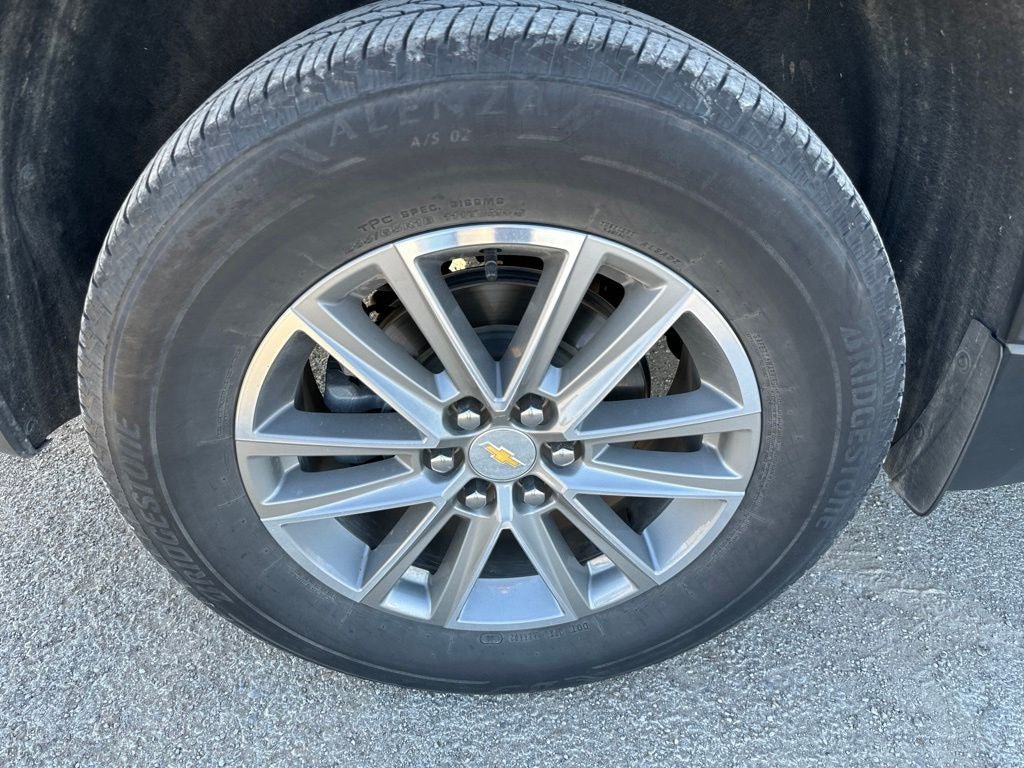 Used 2022 Chevrolet Traverse LT w/ LPO, Floor Liner Package FWD image 5