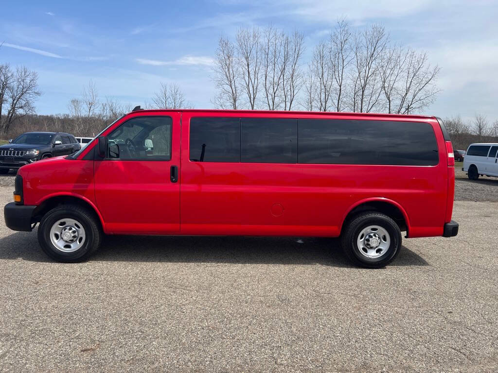 Used 2016 Chevrolet Express 3500 LS image 1