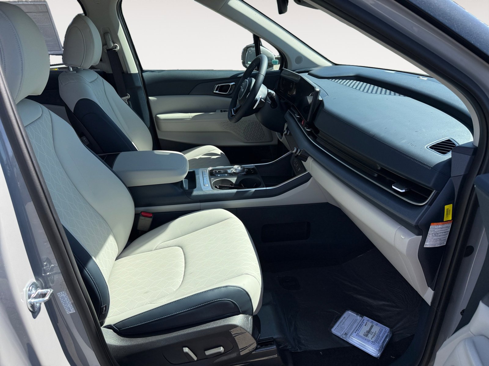 New 2026 Kia Carnival EX image 18