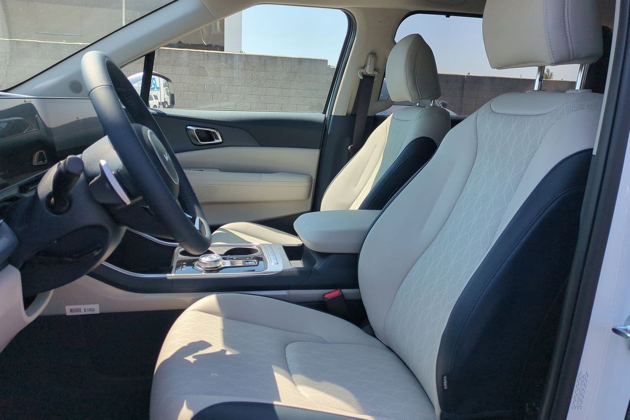 New 2026 Kia Carnival EX image 19