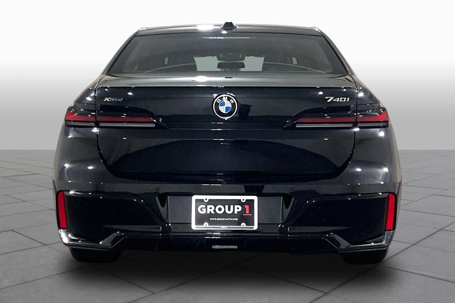 Used 2025 BMW 740i xDrive w/ Executive Package AWD/4WD image 4