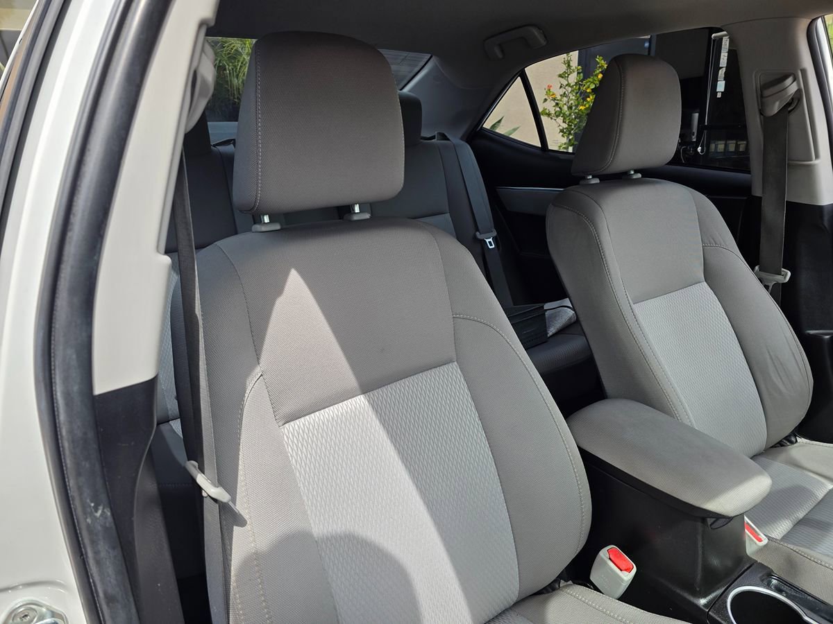 Used 2015 Toyota Corolla LE FWD image 15