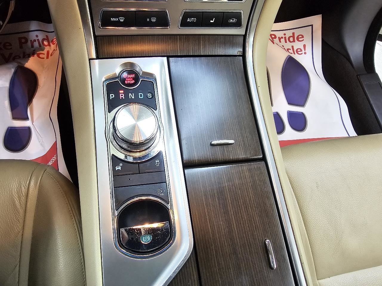 Used 2013 Jaguar XF image 33