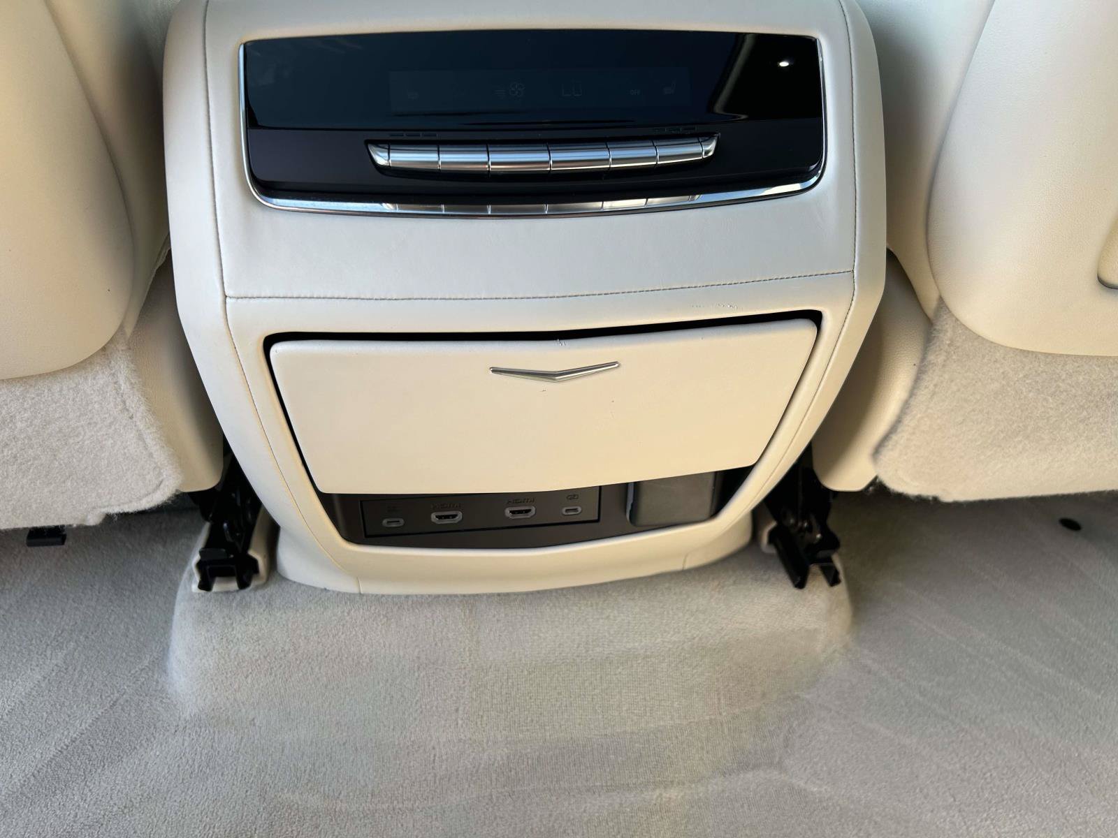 Certified 2023 Cadillac Escalade Sport Platinum w/ LPO, ONYX Package AWD/4WD image 15