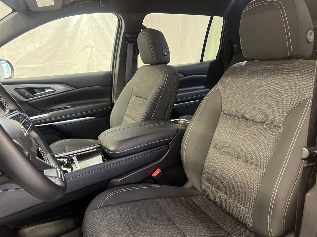 Used 2024 Chevrolet Traverse LT w/ Midnight/Sport Edition AWD/4WD image 18
