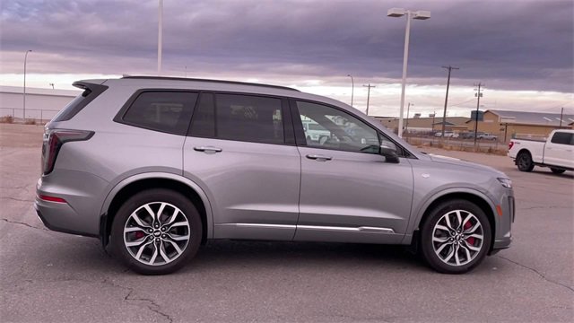 Used 2024 Cadillac XT6 Sport image 2