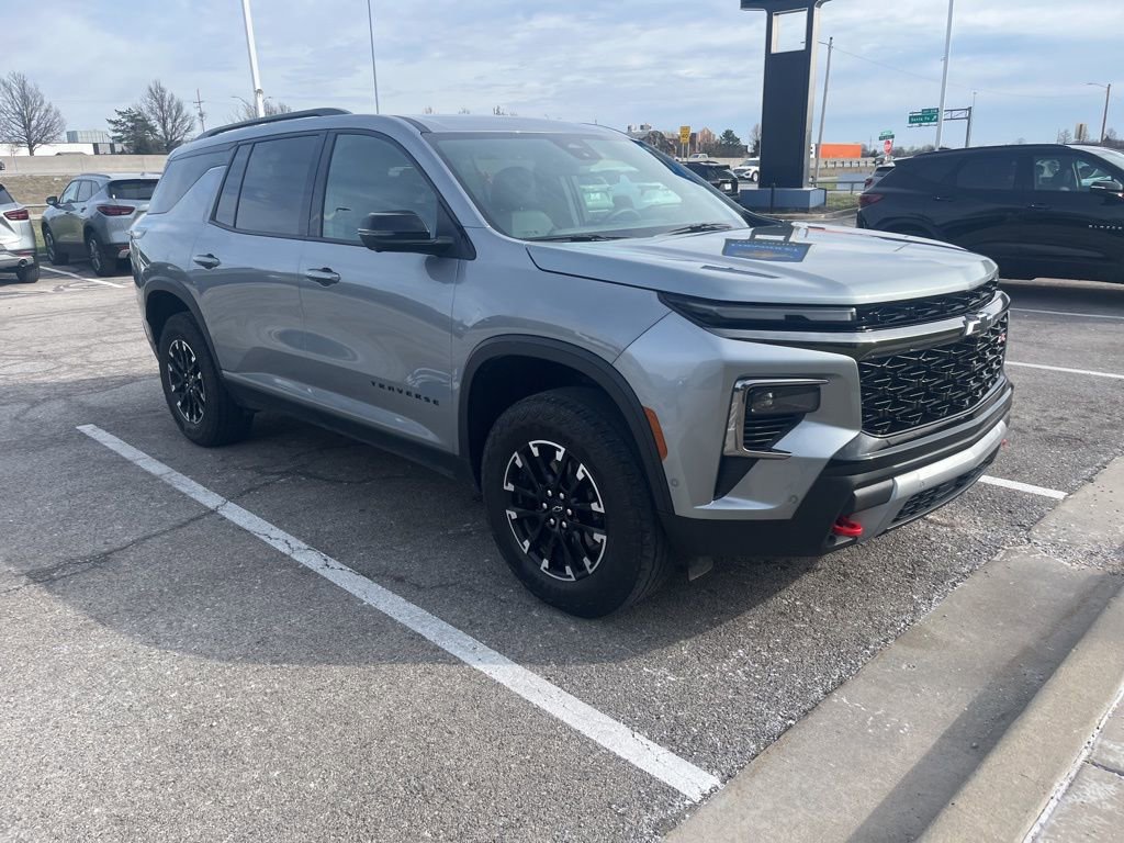 Certified 2024 Chevrolet Traverse Z71 w/ Enhanced Driving Package image 1