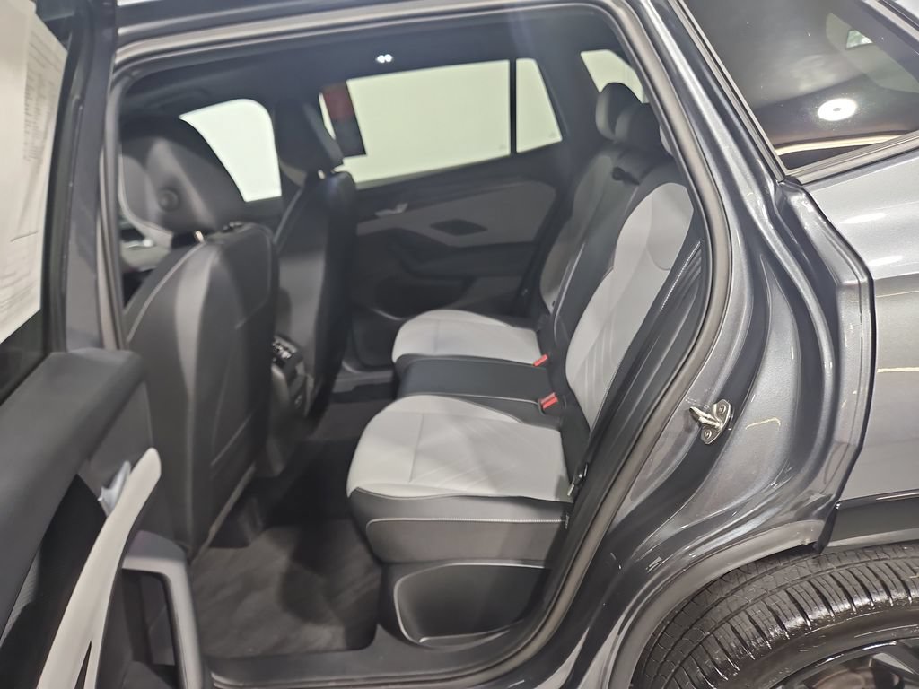 Used 2025 Volkswagen Tiguan SE R-Line AWD/4WD image 26