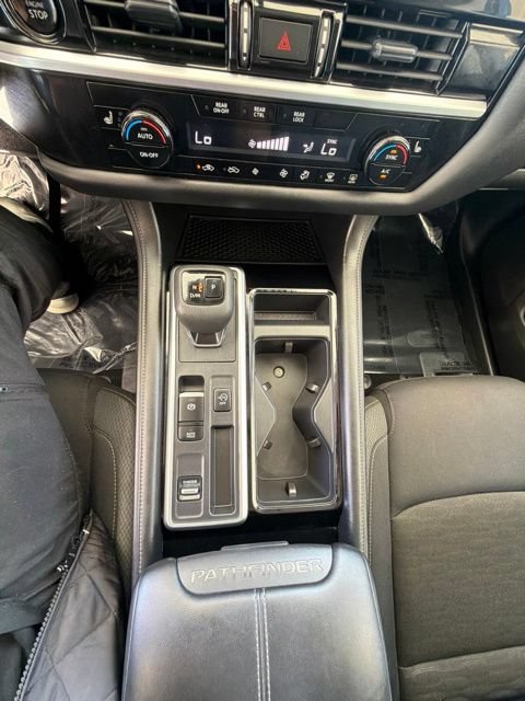 Used 2025 Nissan Pathfinder SV FWD image 18