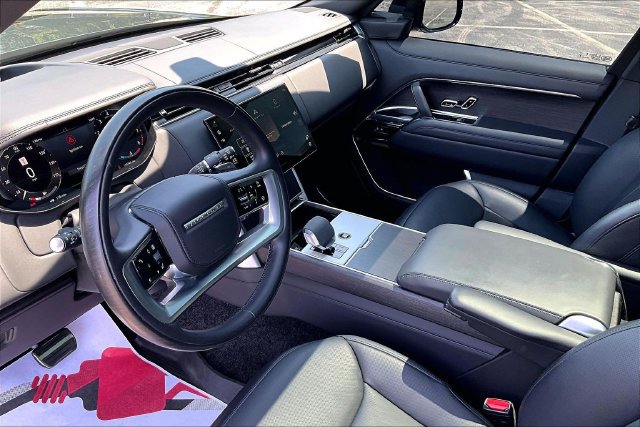 Used 2024 Land Rover Range Rover SE AWD/4WD image 18