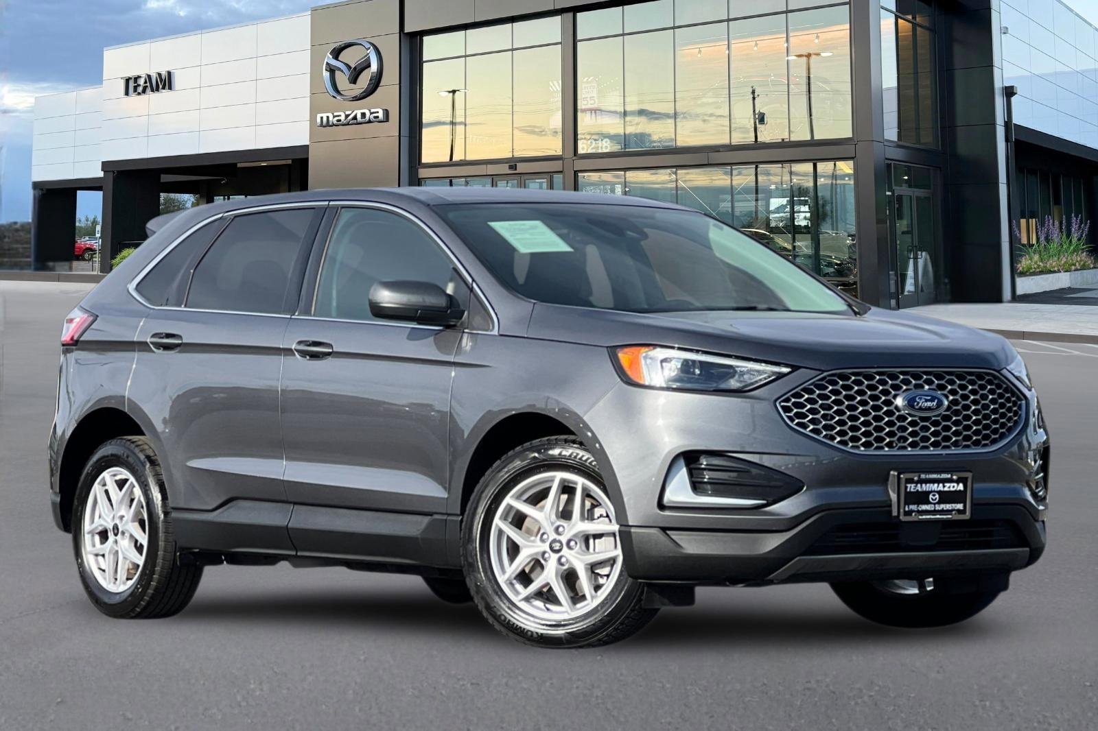 Used 2024 Ford Edge SEL image 2