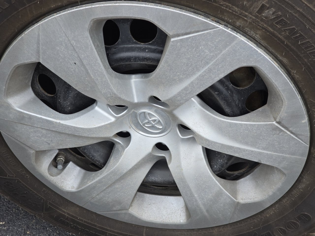 Certified 2021 Toyota RAV4 LE AWD/4WD image 19