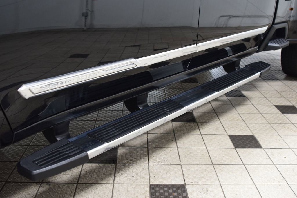 Used 2024 Chevrolet Silverado 3500 High Country w/ High Country Premium Package AWD/4WD image 32