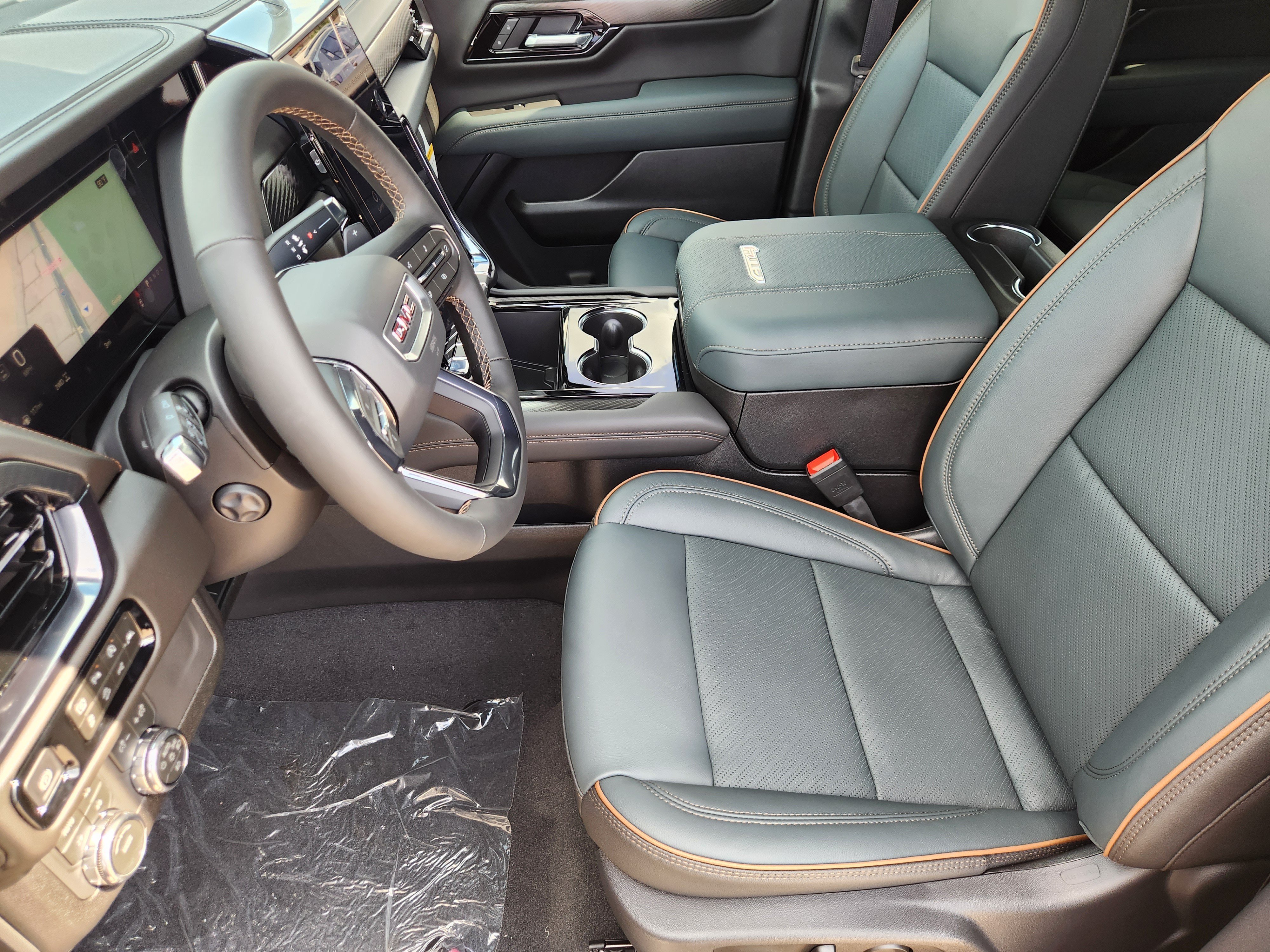 New 2026 GMC Yukon XL AT4 w/ AT4 Premium Package AWD/4WD image 9