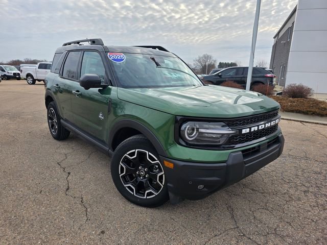 Used 2025 Ford Bronco Sport Outer Banks w/ Outer Banks Tech Package+ image 2