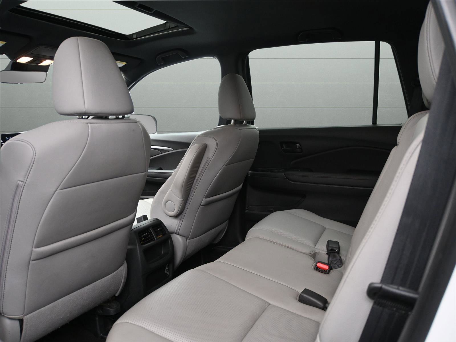 Used 2023 Honda Passport EX-L image 10