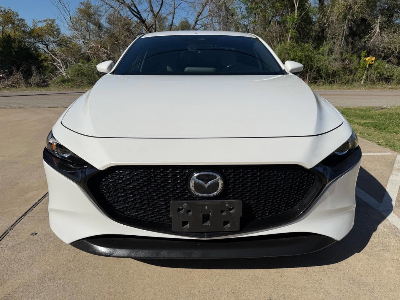 Used 2019 MAZDA MAZDA3 Hatchback w/ Preferred Package image 3