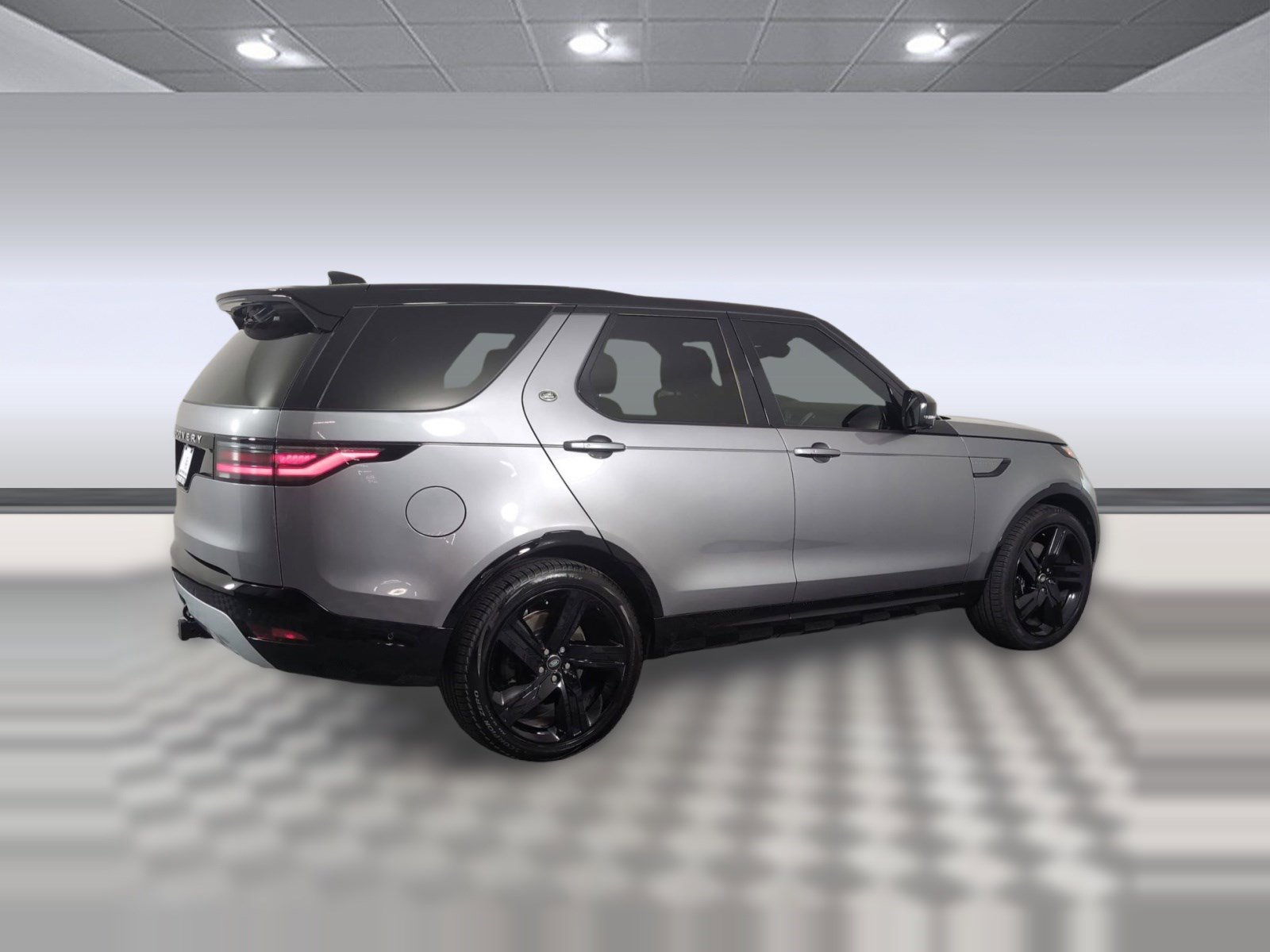 Certified 2025 Land Rover Discovery Metropolitan Edition image 6