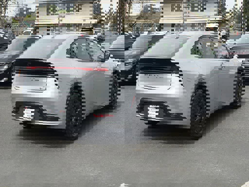 Used 2024 Toyota Prius LE image 6