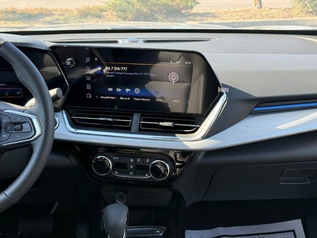 Used 2025 Chevrolet Trax LT w/ Driver Confidence Package image 12