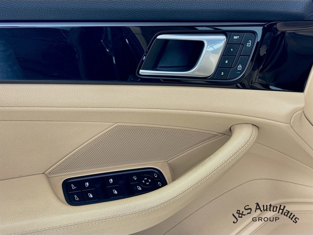 Used 2023 Porsche Panamera 4 image 23